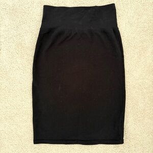 Wilfred Y2K Classic Black Pencil Skirt